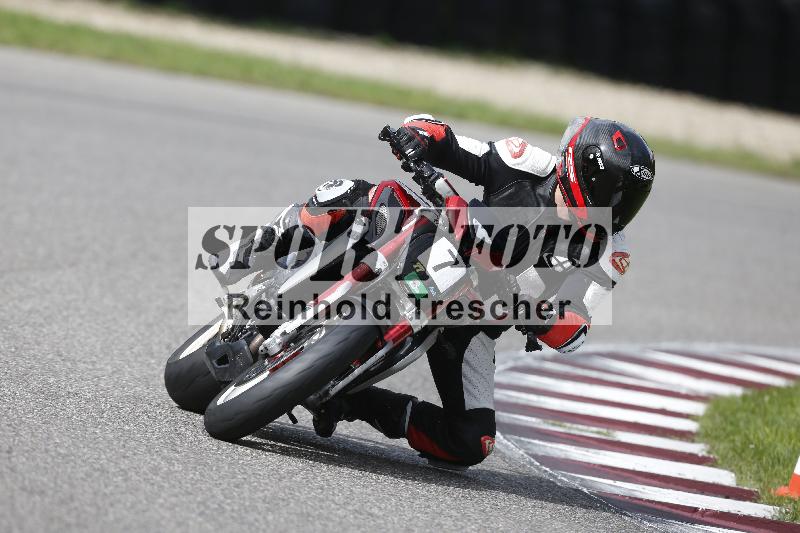 /Archiv-2025/53 16.09.2025 Track Day Domi Aegerter ADR/Gruppe gruen/7